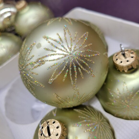 Christmas By Krebs 8 Ornaments 2 Boxes Pale Satin Green & Gold Stars Glitter - Picture 8 of 16